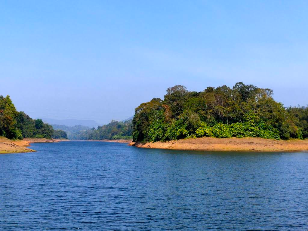 Lower Sholayar Dam